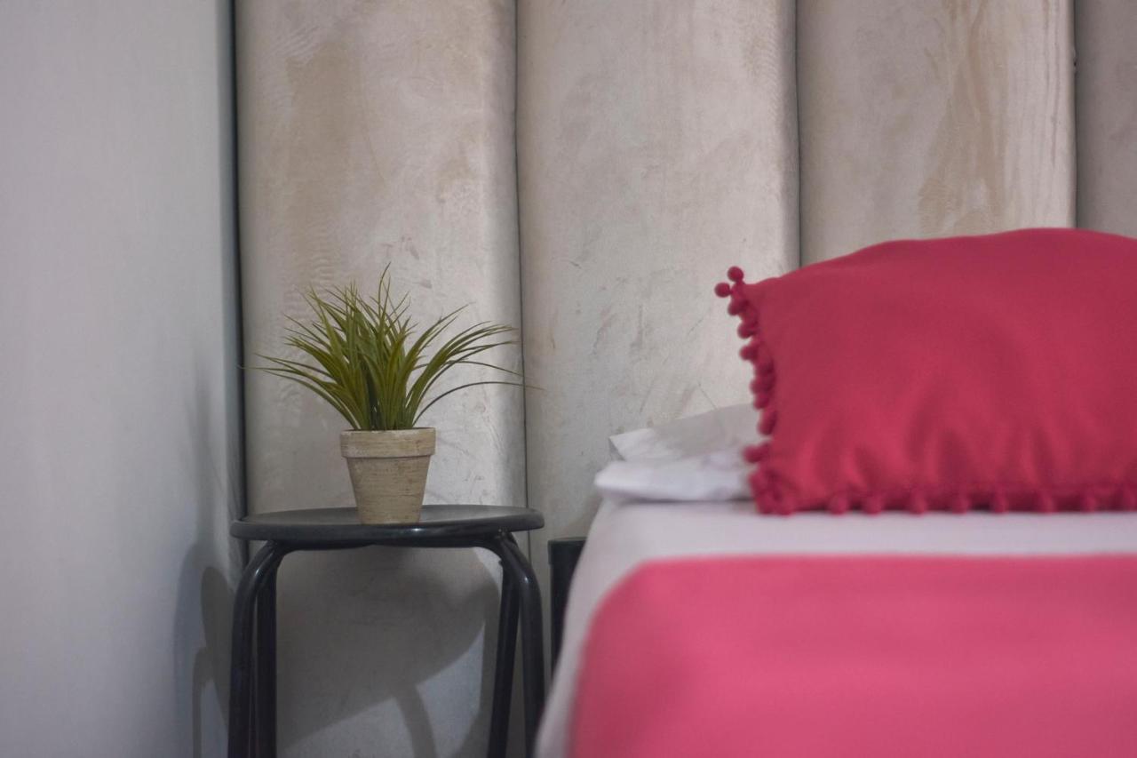Hostal Casa Estacion Medellín Dış mekan fotoğraf