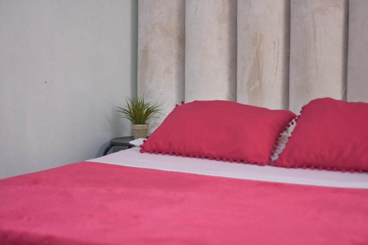 Hostal Casa Estacion Medellín Dış mekan fotoğraf
