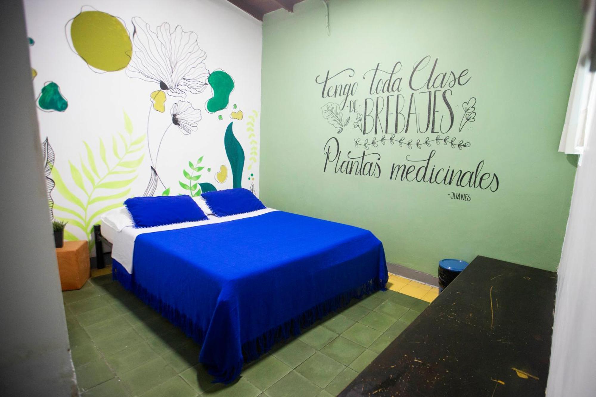 Hostal Casa Estacion Medellín Dış mekan fotoğraf